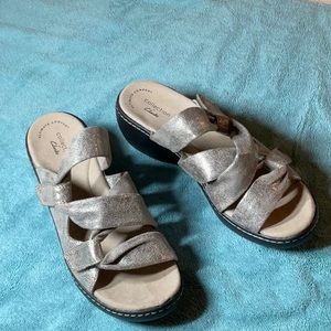Clark’s sandals, size 7 1/2.